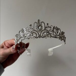 NWT PRINCESS TIARA CROWN SILVER RHINESTONES GEMS